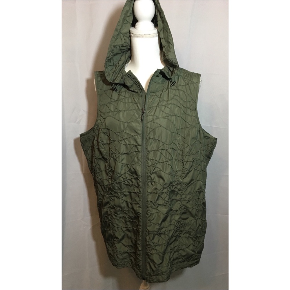 Chico’s hooded vest lightweight EUC - Picture 1 of 6